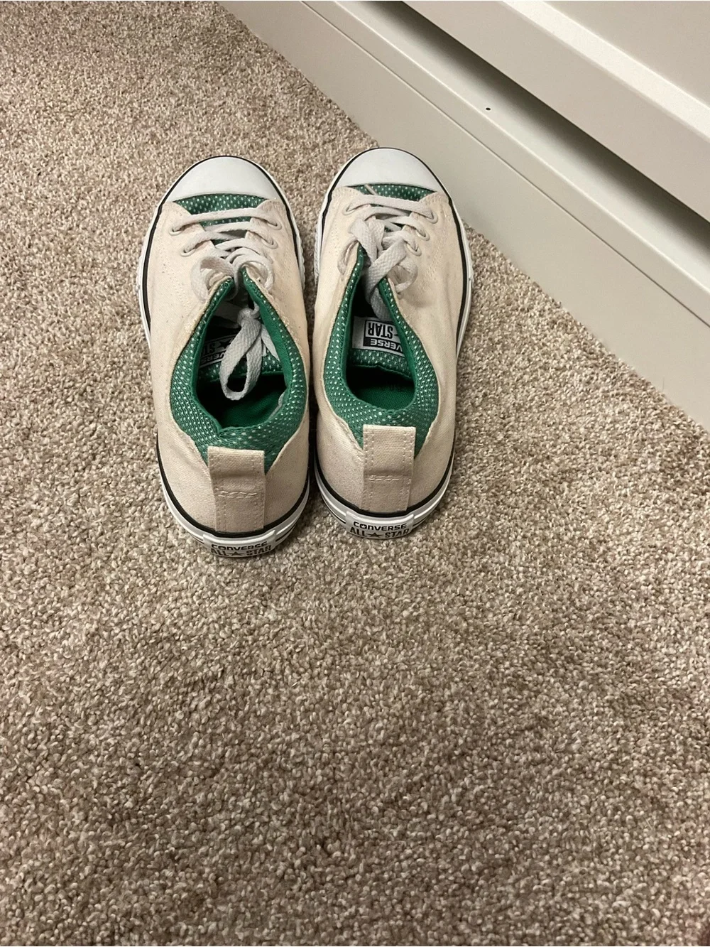 Converse Juniors Low Top Sneakers in Cream with Green Details